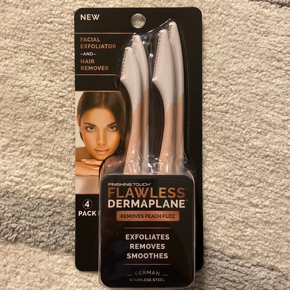 Flawless Dermaplane Facial Exfoliator and Hair Remover